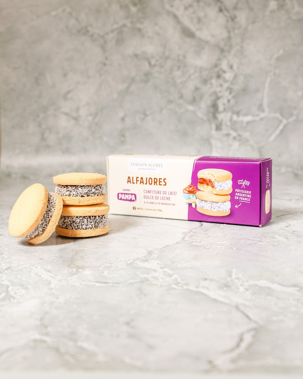 Boîte de 3 alfajores argentins gamme pampa avec 3 alfajores devant | Station Sucrée devant