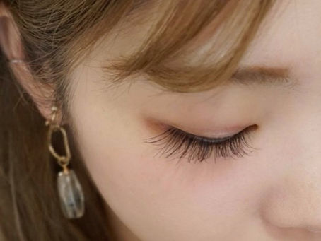 まつ毛があるだけで上からの視線も◯