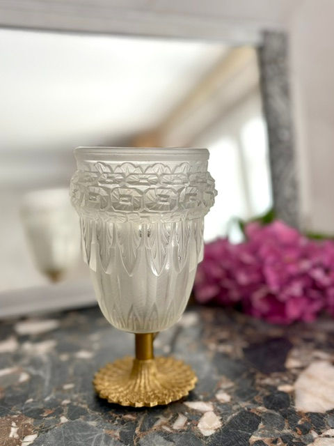 lampe a poser avec tulipe art deco schneider a motifs de feuilles