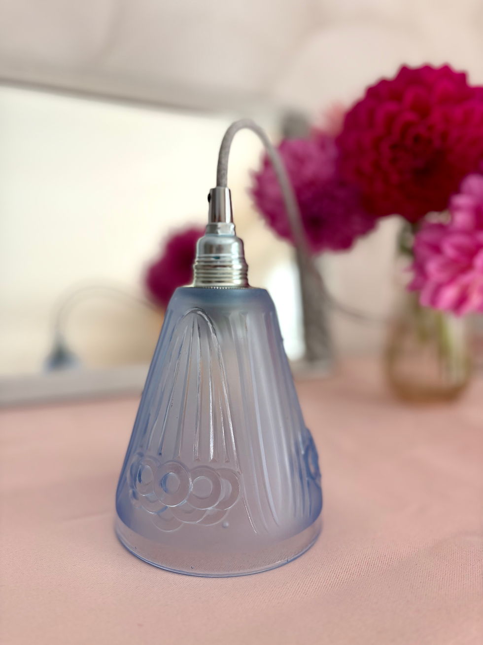 Miniature : Baladeuse vintage réalisée avec une merveilleuse tulipe art déco 1930 bleue aux motifs géométriques