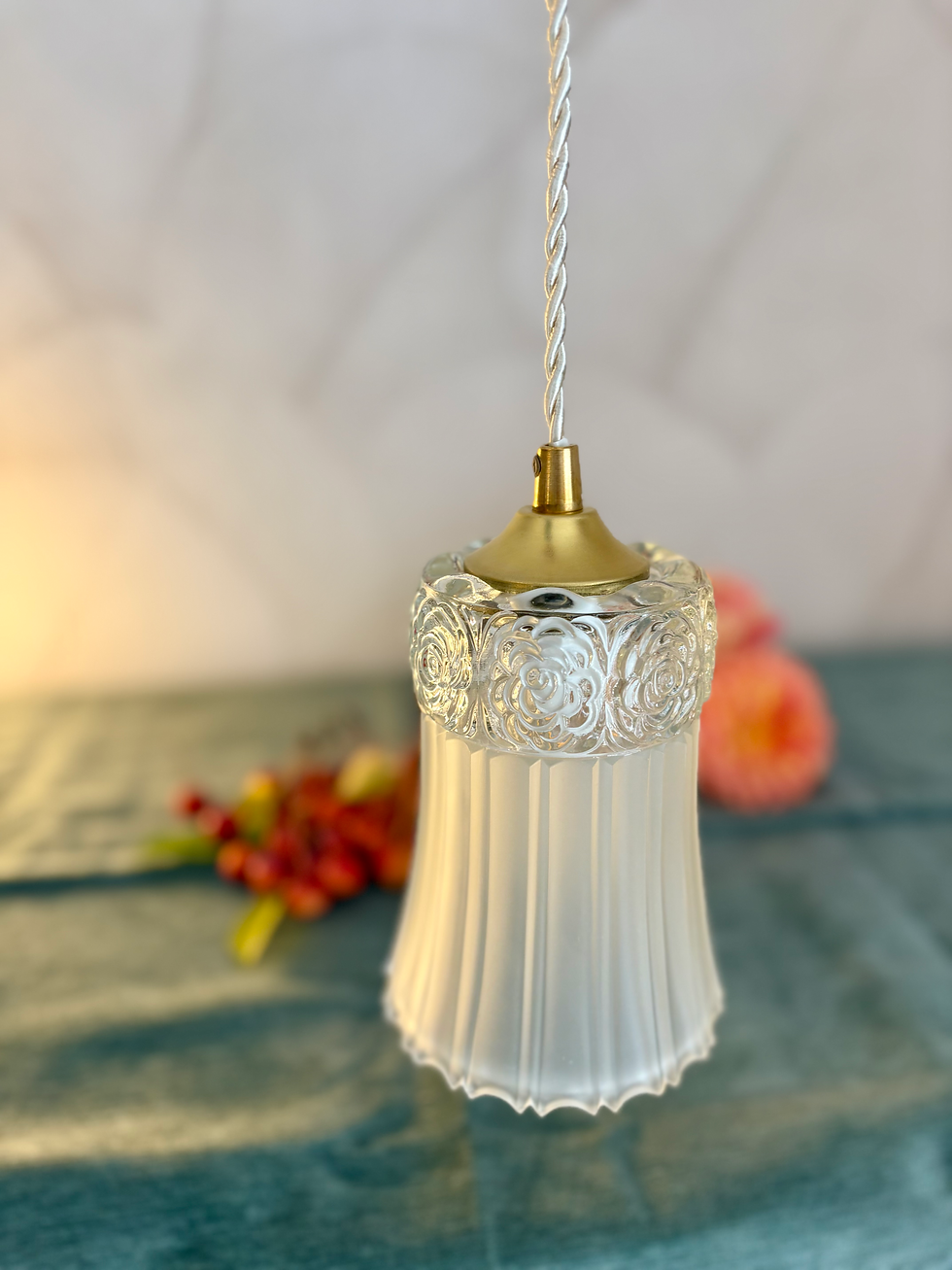 Miniature : Baladeuse vintage avec tulipe ancienne en verre