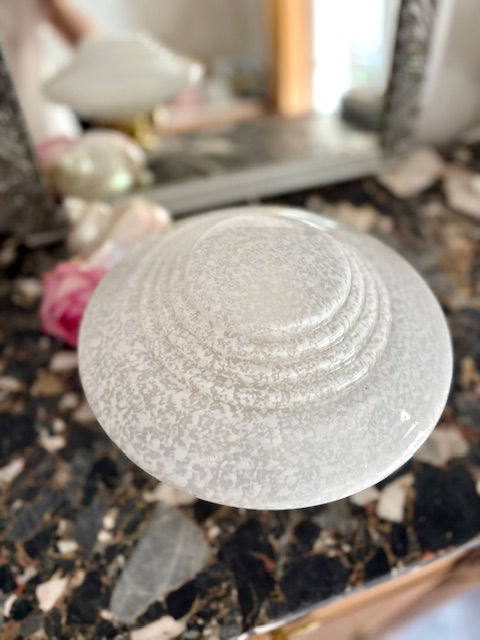 Miniature : Lampe Art Déco avec globe soucoupe en verre de clichy blanc