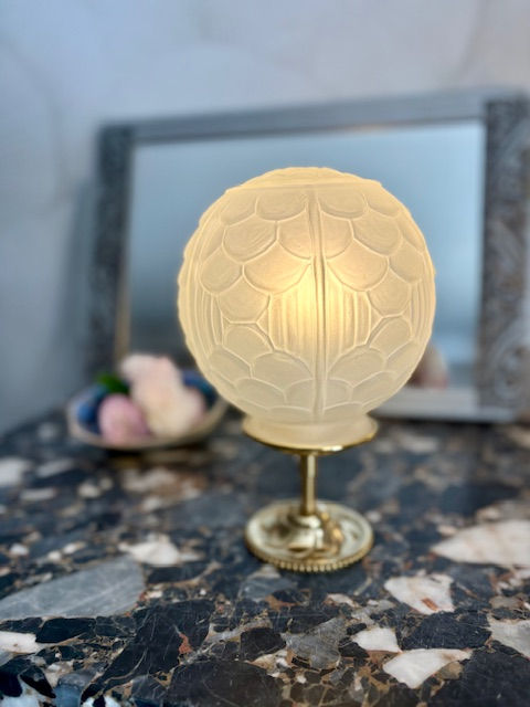 Miniature : Lampe Art Déco avec globe boule à motifs géométriques