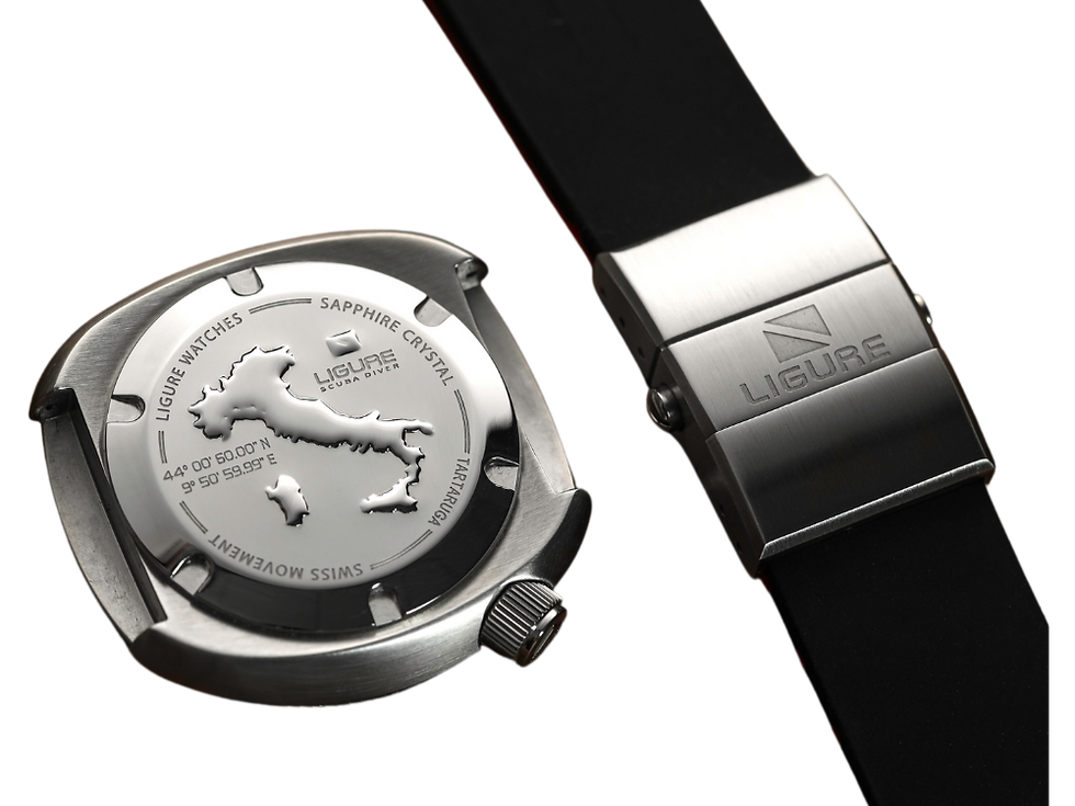 Embossing of the map of Italy on the back side of the Ligure tartaruga watch case