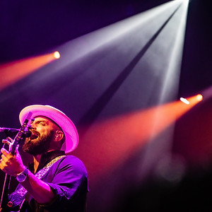 Drew Holcomb and The Neighbors