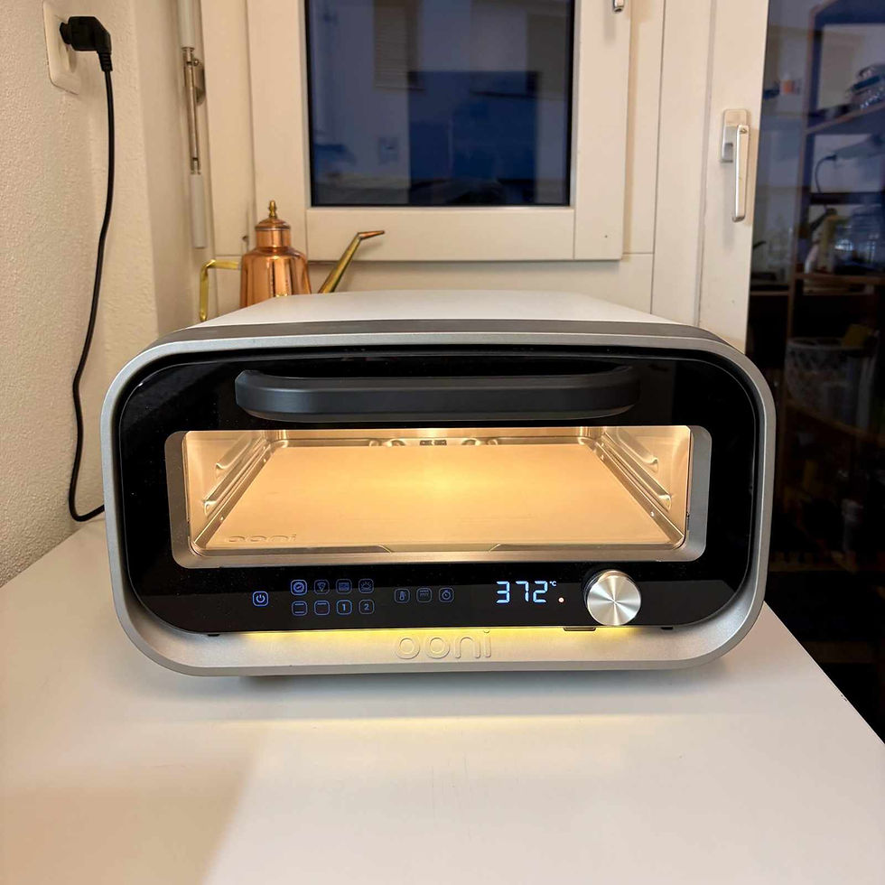 Ooni Volt 2 frontal mit Strom