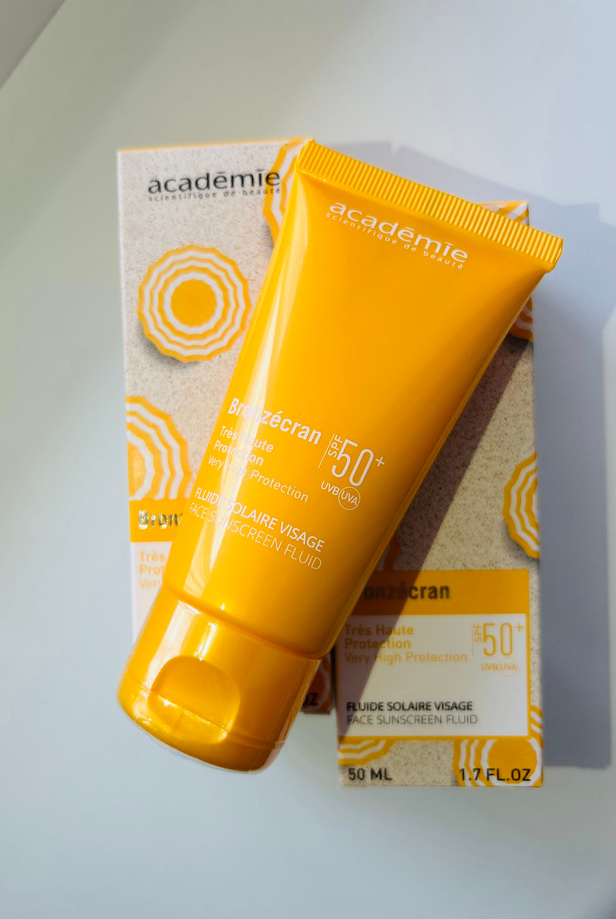 Сонцезахистний флюїд добличчяUVA/UVB SPF50 academie Fluide Solaire VisageSPF 50+