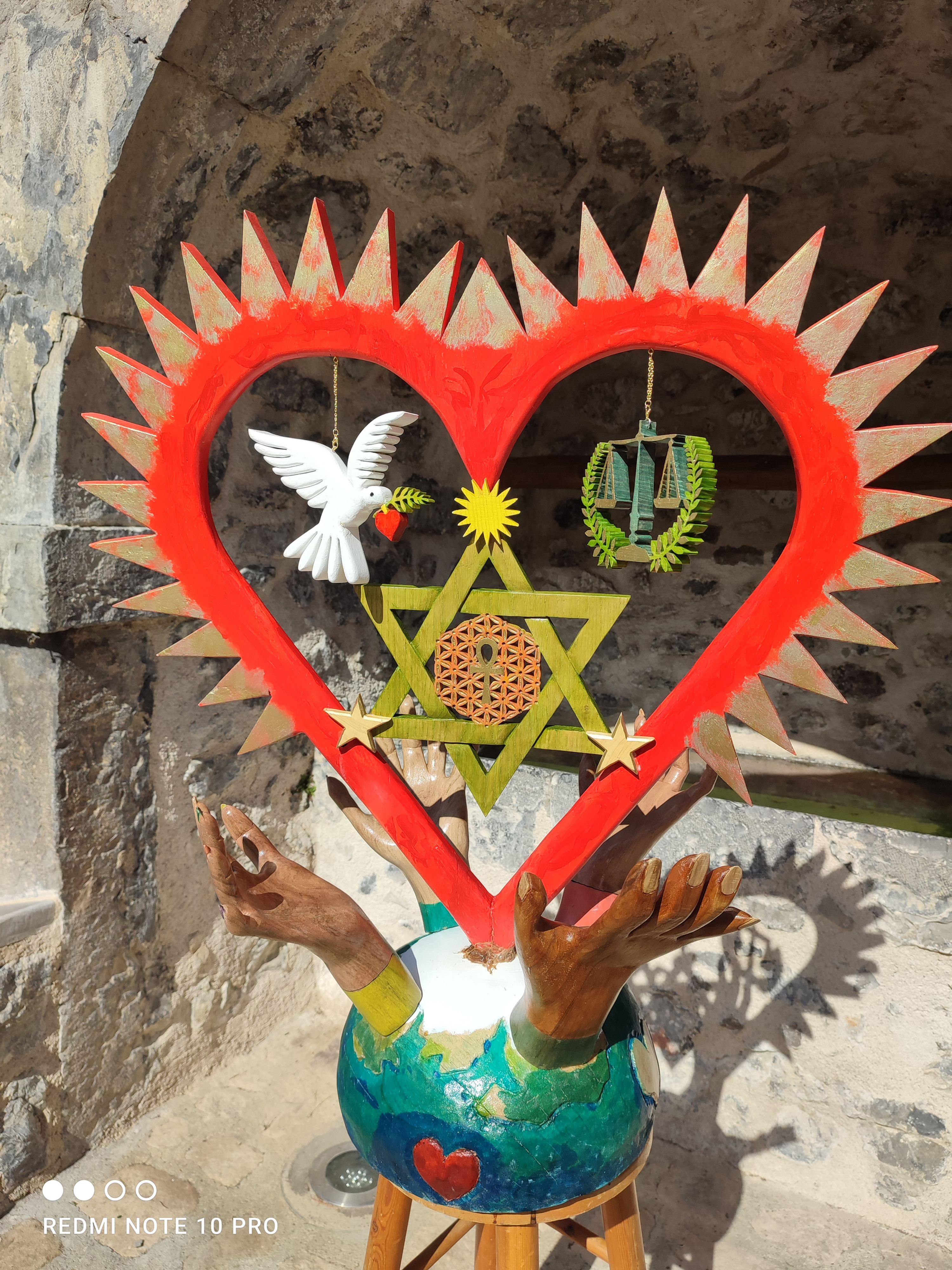Amour universel accueilli par l'humanité sur terre
