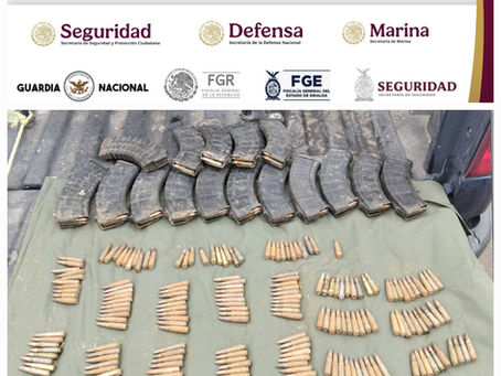 Grupo Interinstitucional asegura en Navolato una camioneta, cargadores abastecidos, cartuchos útiles y artefactos explosivos