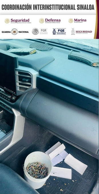En Culiacán, Grupo Interinstitucional asegura una camioneta con cargadores y cartuchos en el interior