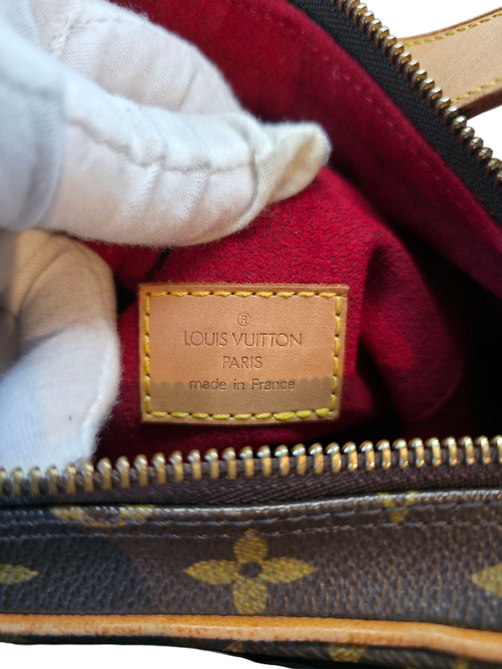 Thumbnail: Louis Vuitton Croissant MM Monogram Canvas Shoulder Bag