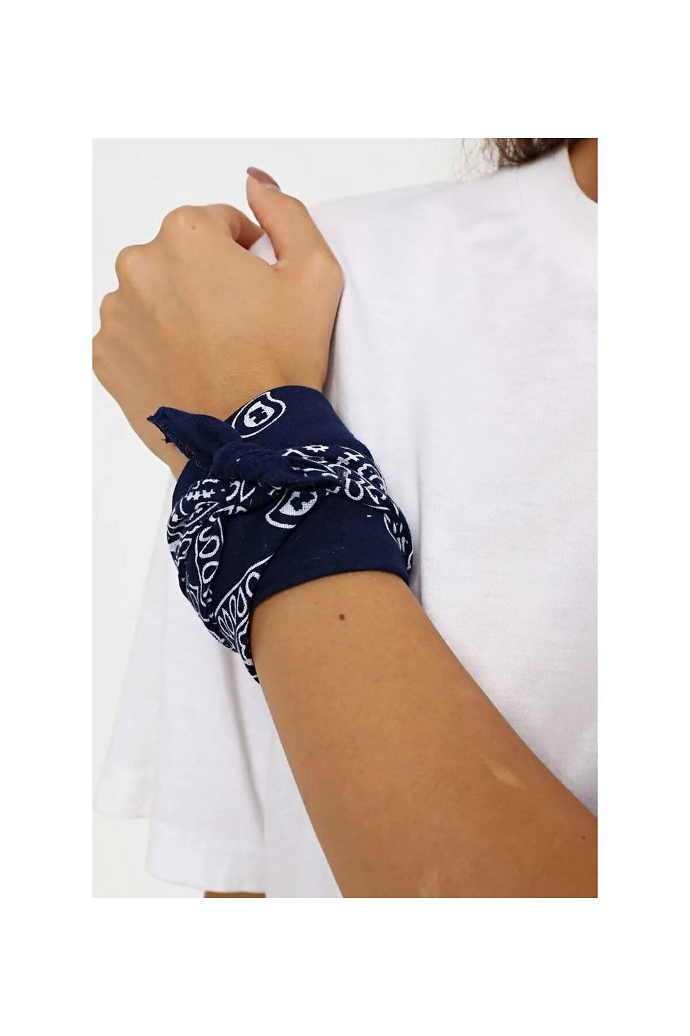 Küçük resim: Lacivert Beyaz Paisley Desenli Bandana