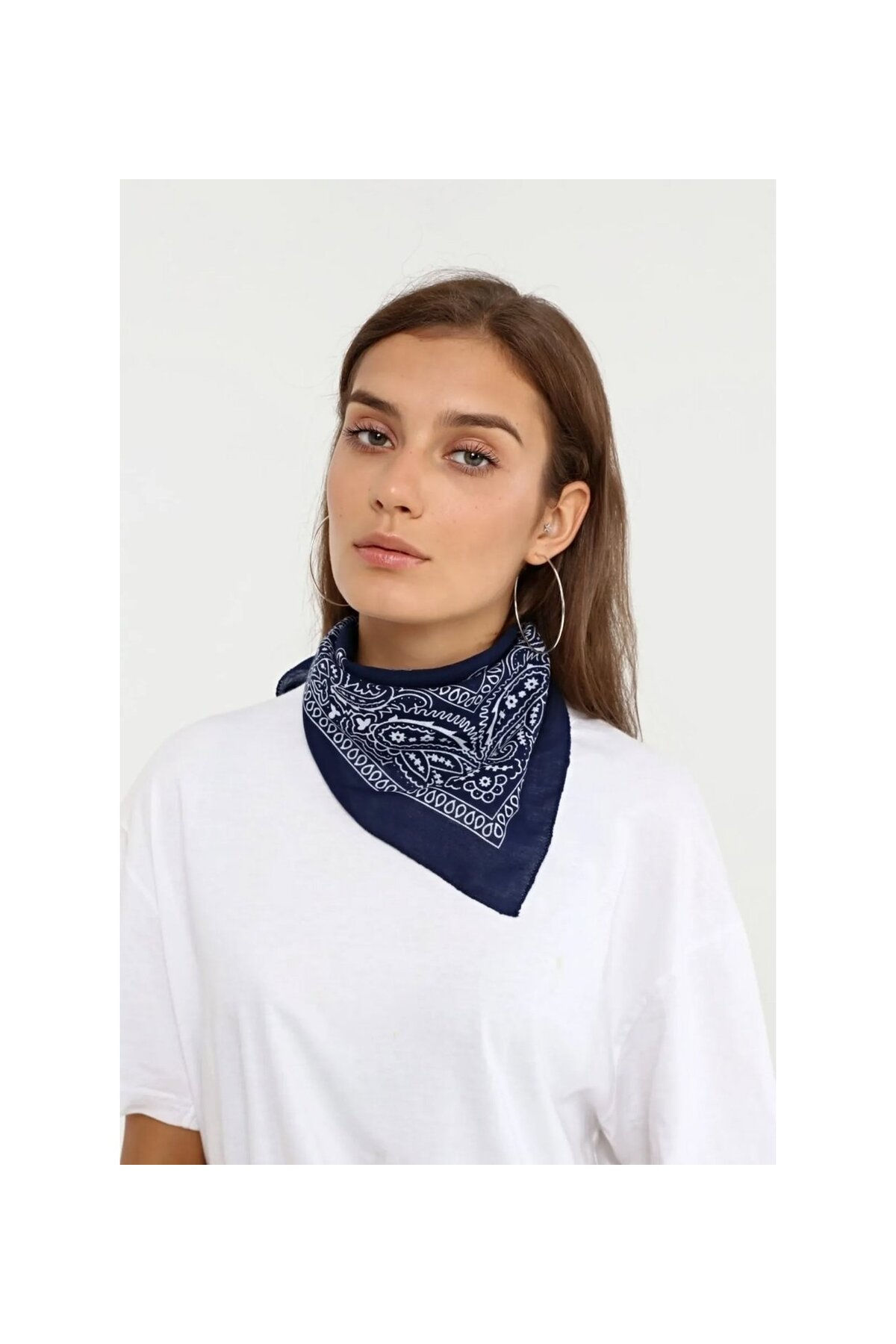 Lacivert Beyaz Paisley Desenli Bandana