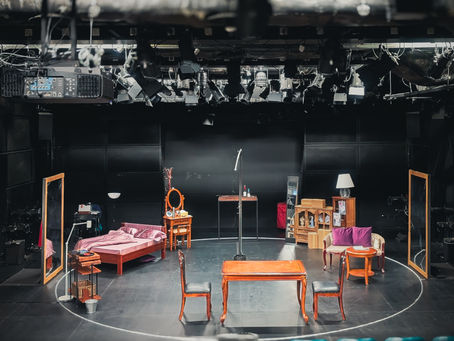 Ellie My Love Set Design