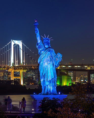 statue-rainbow-bridge-night-tokyo-japan.jpg