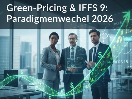Drei Experten von NextLevel College in einem modernen Büro analysieren eine digitale Visualisierung von Green-Pricing, WACC-Kapitalkosten und IFRS 9-Regelungen für ESG-gebundene Finanzierungen.