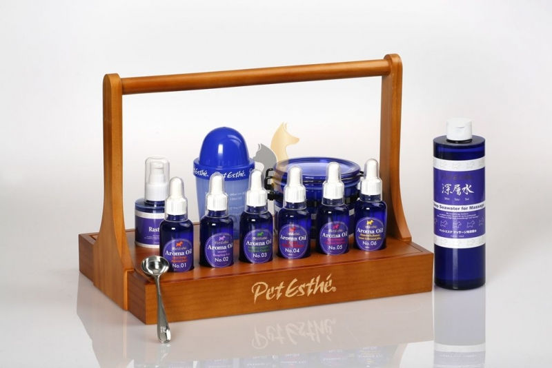 Auswahl an verschiedenen Produkten von Pet Estheé