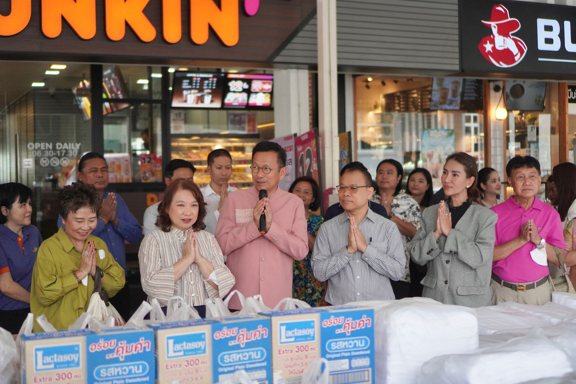 มาดามลิต้า ร่วมทำบุญ รพ. มหาราช นครราชสีมา