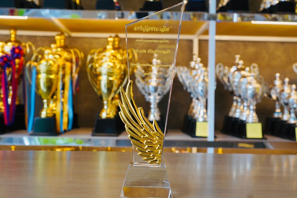 โล่รางวัลคริสตัล 12