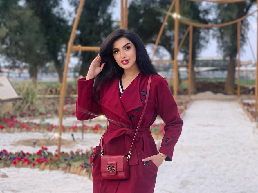 Black Female Wedding dress Professional female model in Kuwait