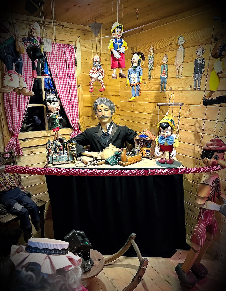 Dream Factory & World of Wonders puppet