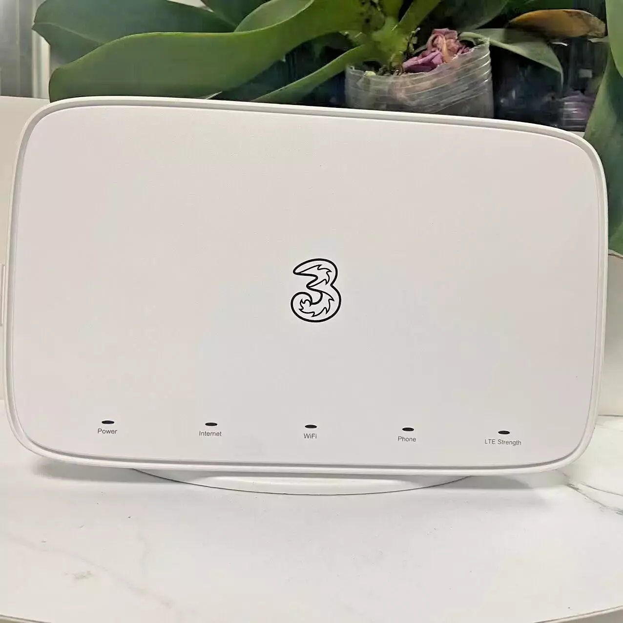 Unlocked Powerfull 4G+ LTE Mobile Hub WiFi Router Sercomm LTE2122GR (Three logo)