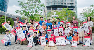 Phuong-Quach-hosted-caligraphy-workshop-with-kids-in-Da-Nang