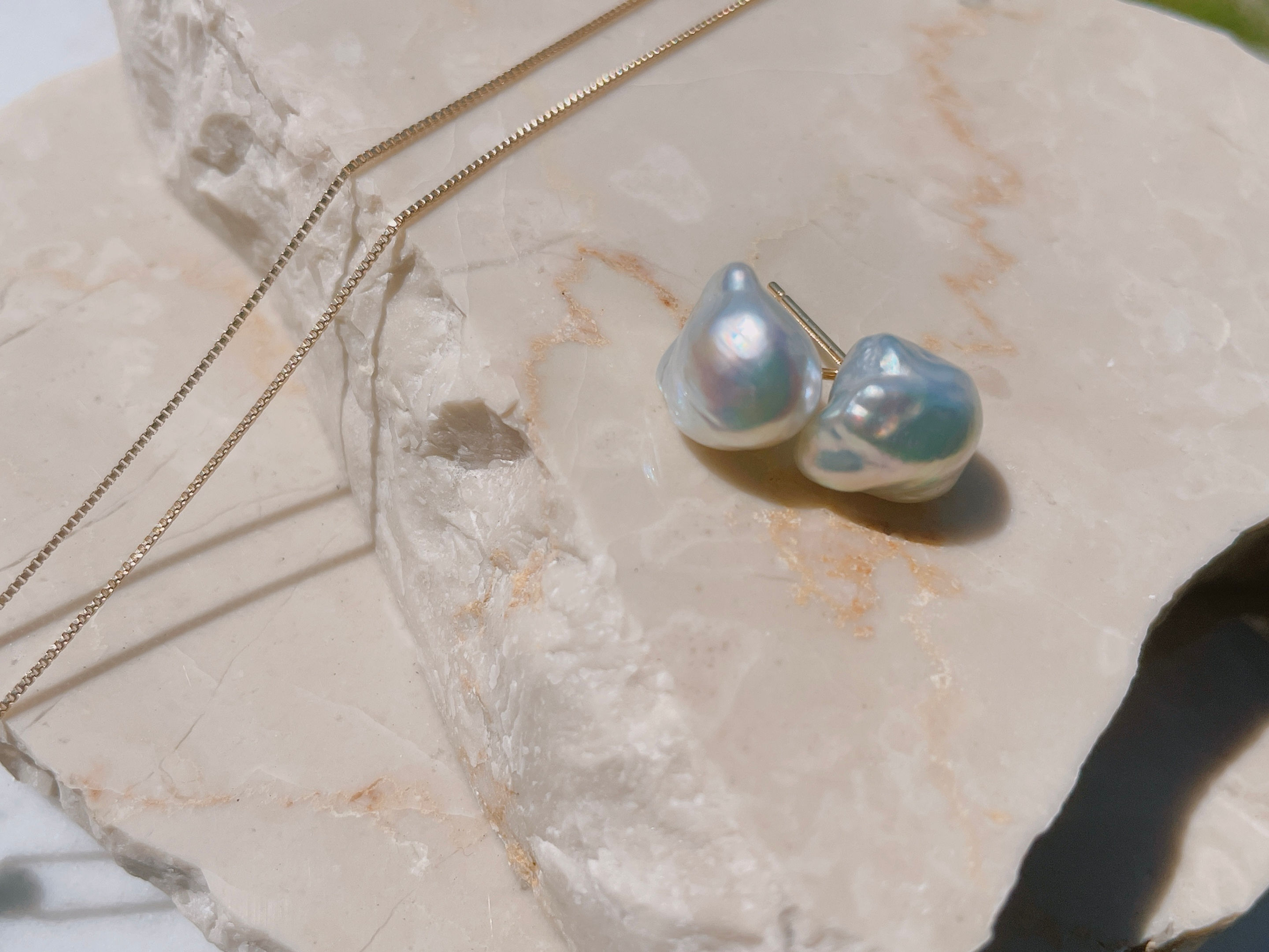 akoya baroque pearl pierce18k