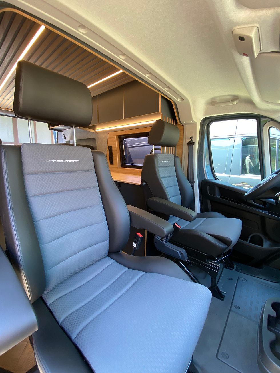 Miniaturbild: Nachrüstsitz Scheelmann Vario F für TGE/Crafter, Sprinter und Ducato