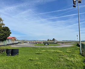 Kartbahn in Straubing - Freizeitspaß und rasante Fahrerlaubnisse nahe Résidence Blanc Suites
