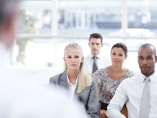 移民工程师、医生、护士、律师等专业人士如何重操旧业?