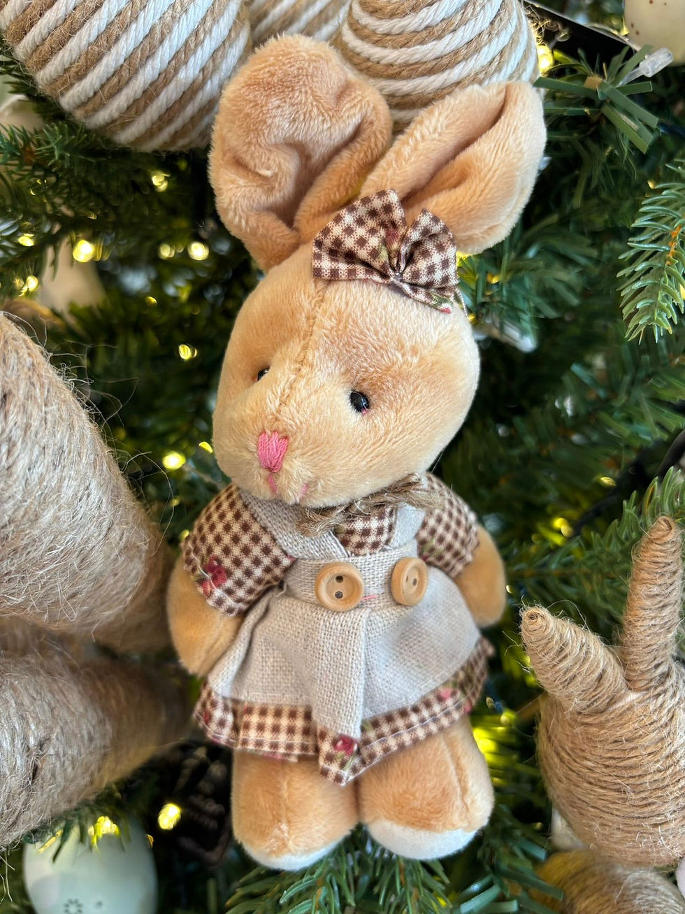 Miniatura: COELHA PELUCIA PENDURAR (BEGE/MARROM) - 1UN