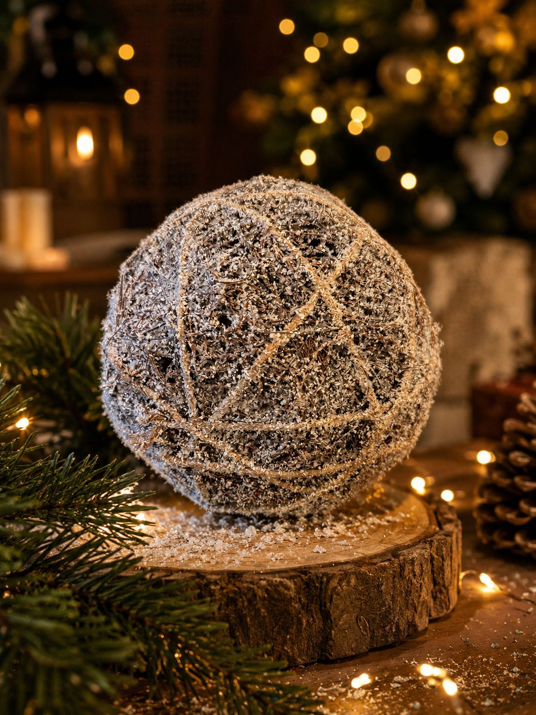 BOLA NATAL RATTAN NEVADO 20cm (MARROM) - 1 UN