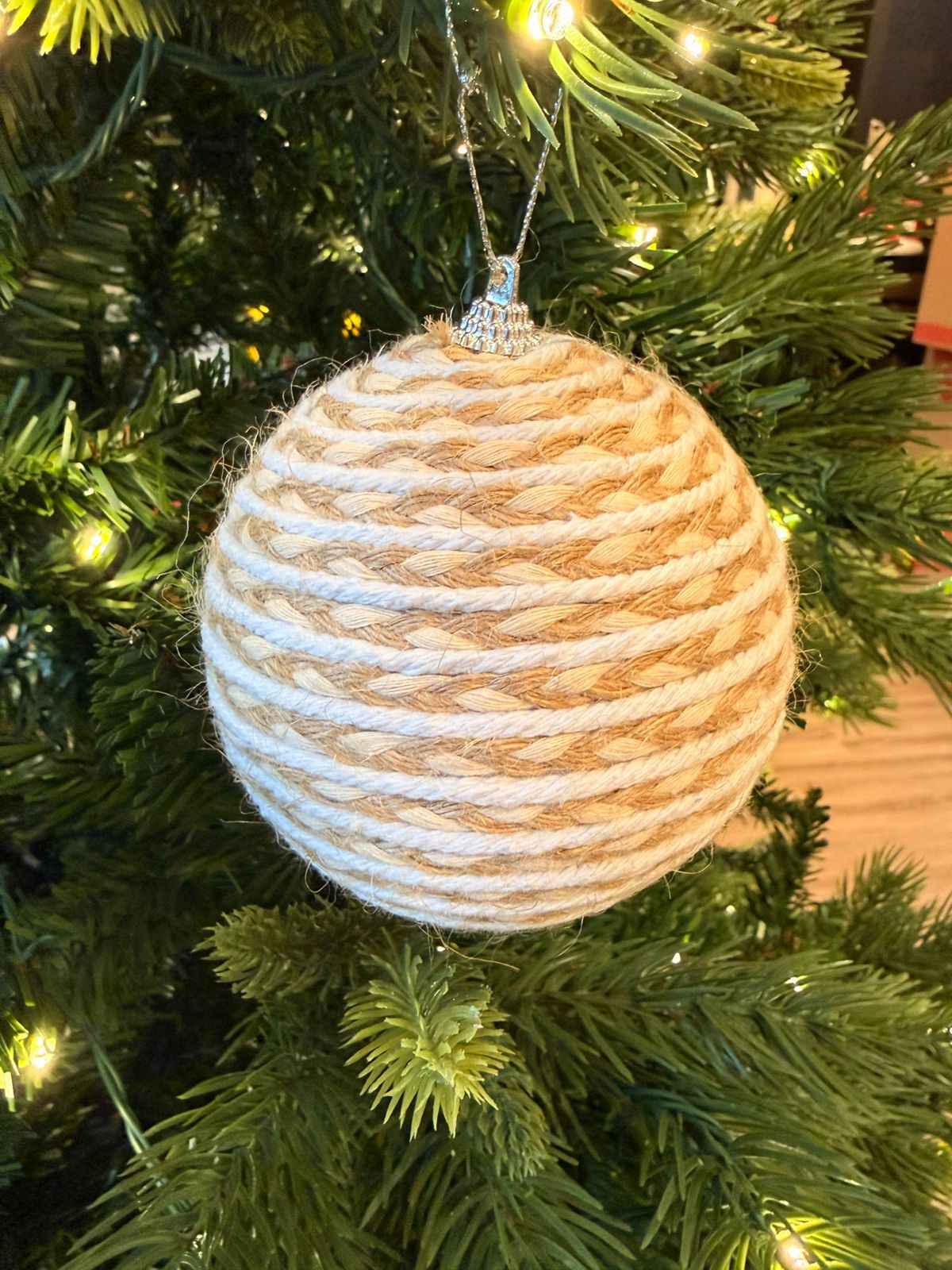 BOLA NATAL CORDA 10cm - 1UN TRABALHADA (RUSTICO)