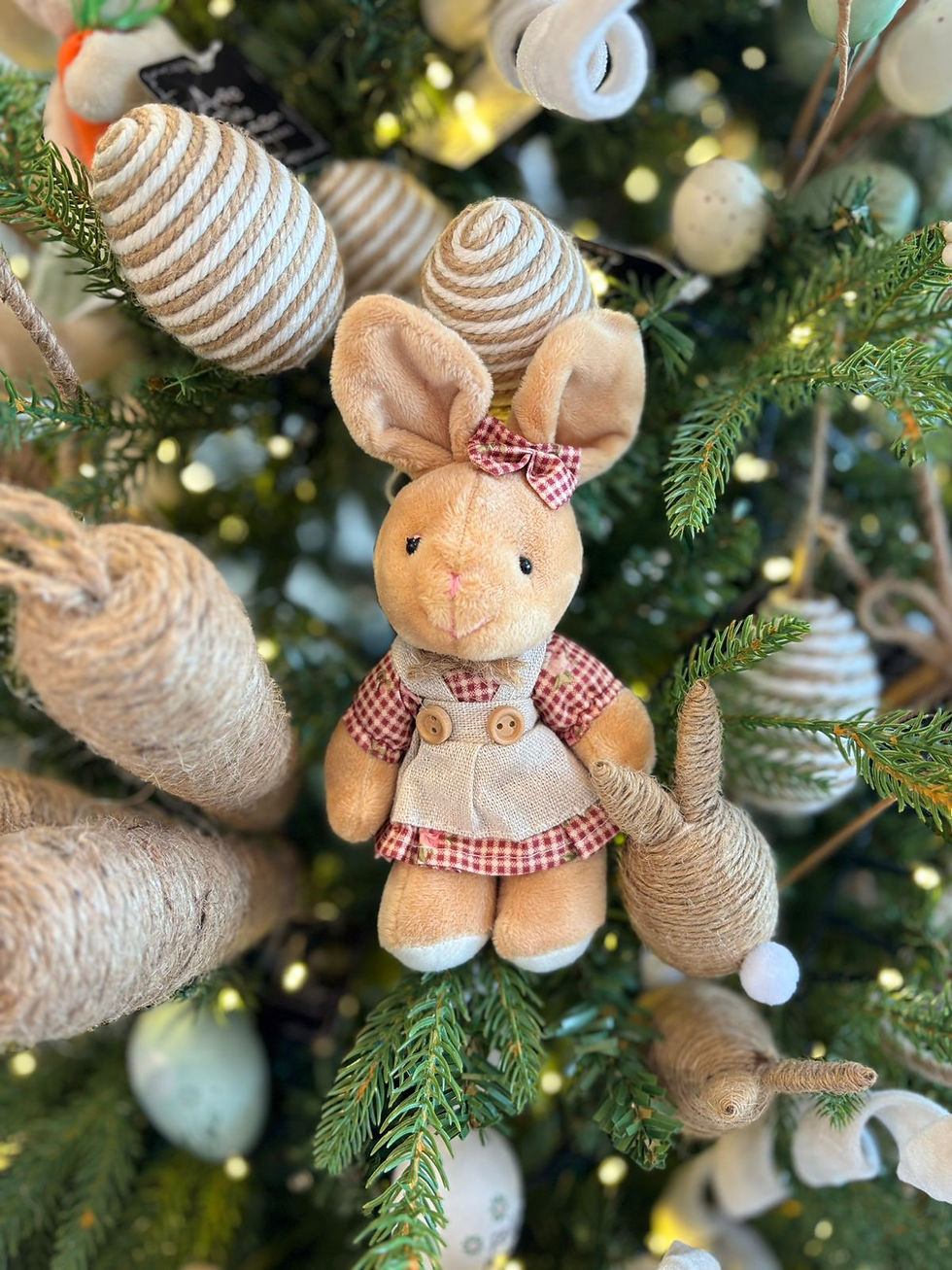 Miniatura: COELHA PELUCIA PENDURAR (BEGE/BORDO) - 1UN