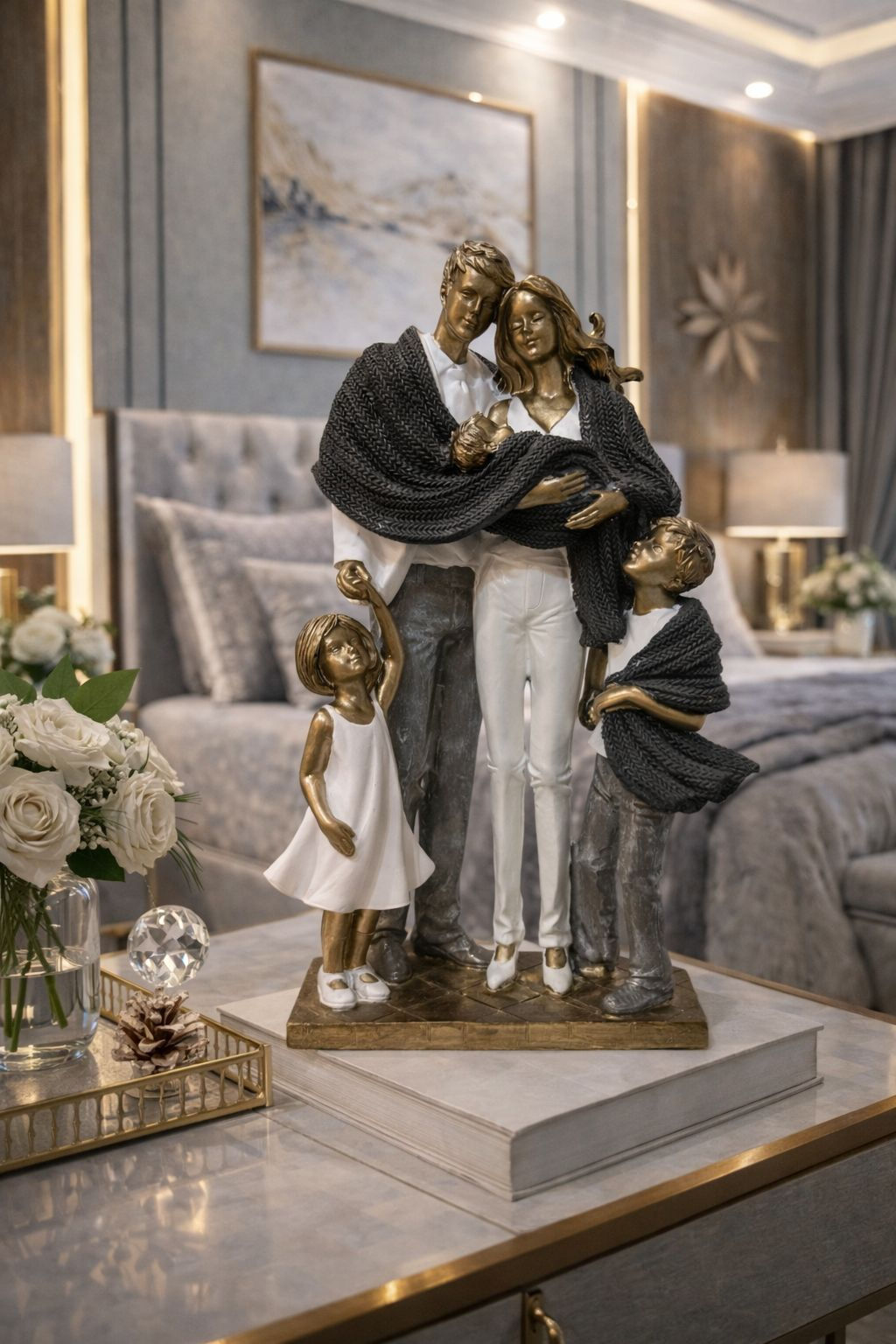 FAMILIA CASAL COM 3 FILHOS DECORATIVO RESINA - 1UN