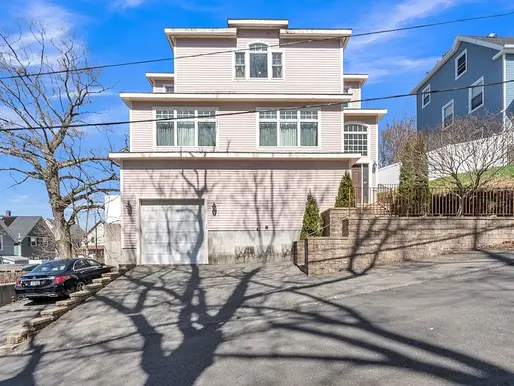 Under Contract! 14 Pleasant View Ave, Lynn – A True Gem on the Swampscott Line 🔑🏡