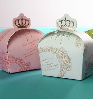Crown-On-Top-Creative-Candy-Packaging-Boxes-With-Flowers-Pattern-Wedding-Gift-Paper-Box-Cardboard-Bo