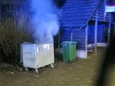 Brand-klein, in Frauenfeld, Oberwiesenstrasse, Brennender Container