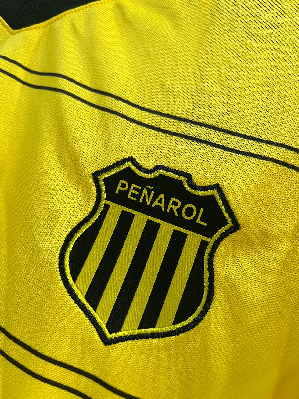 Miniatura: Camiseta Peñarol 2026 Alternativa Dígitos disponibles