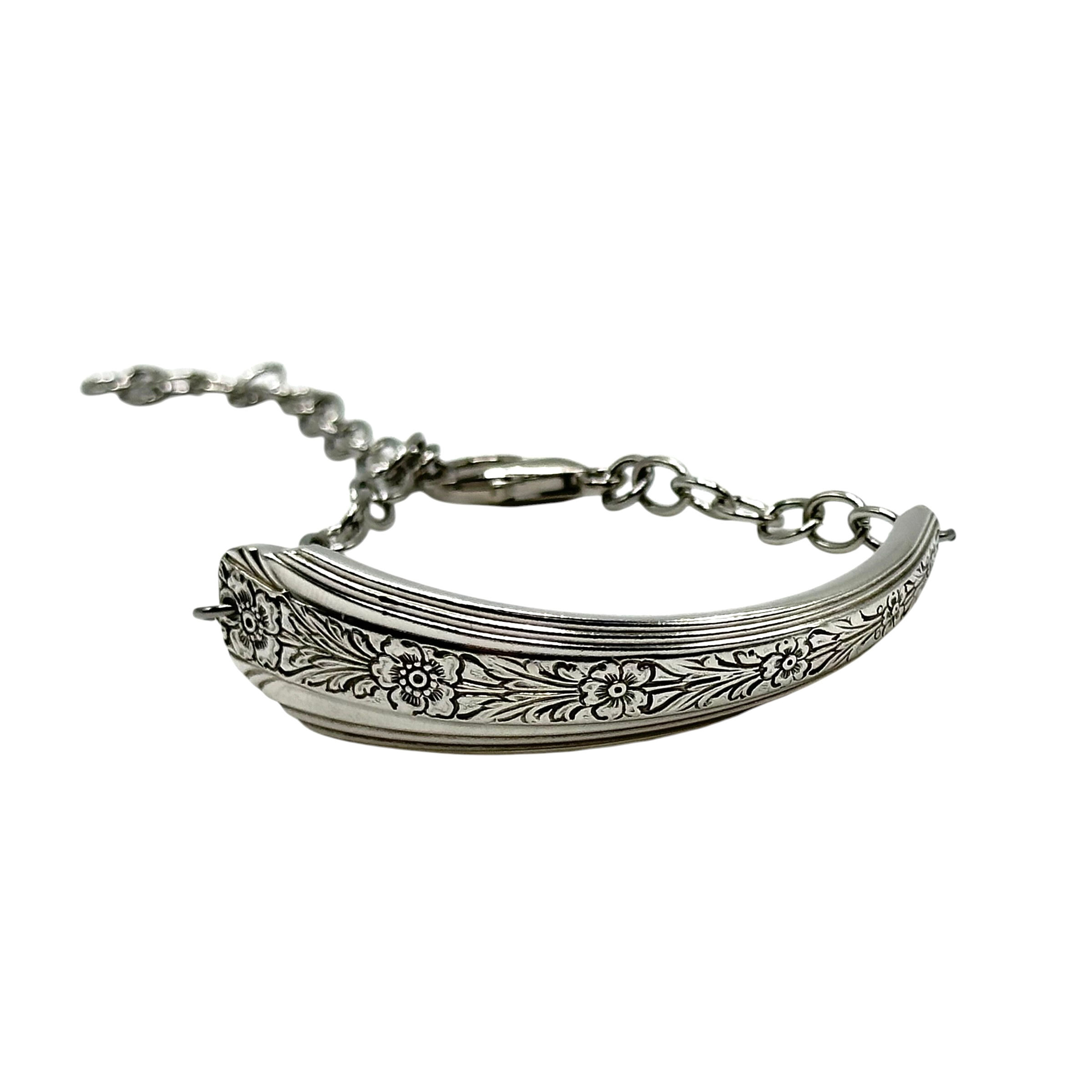Lobster clasp Bracelet.