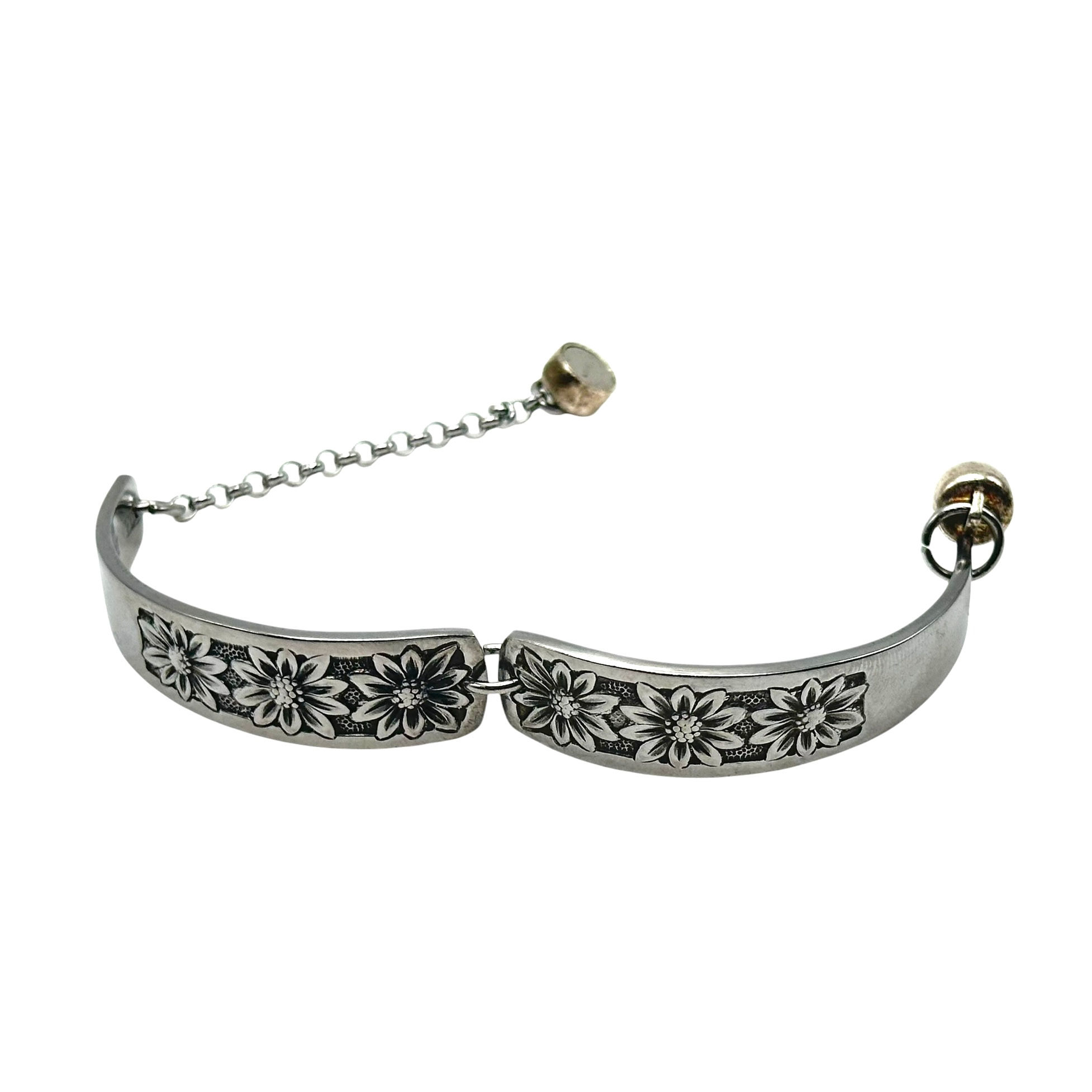 Magnetic bracelet.
