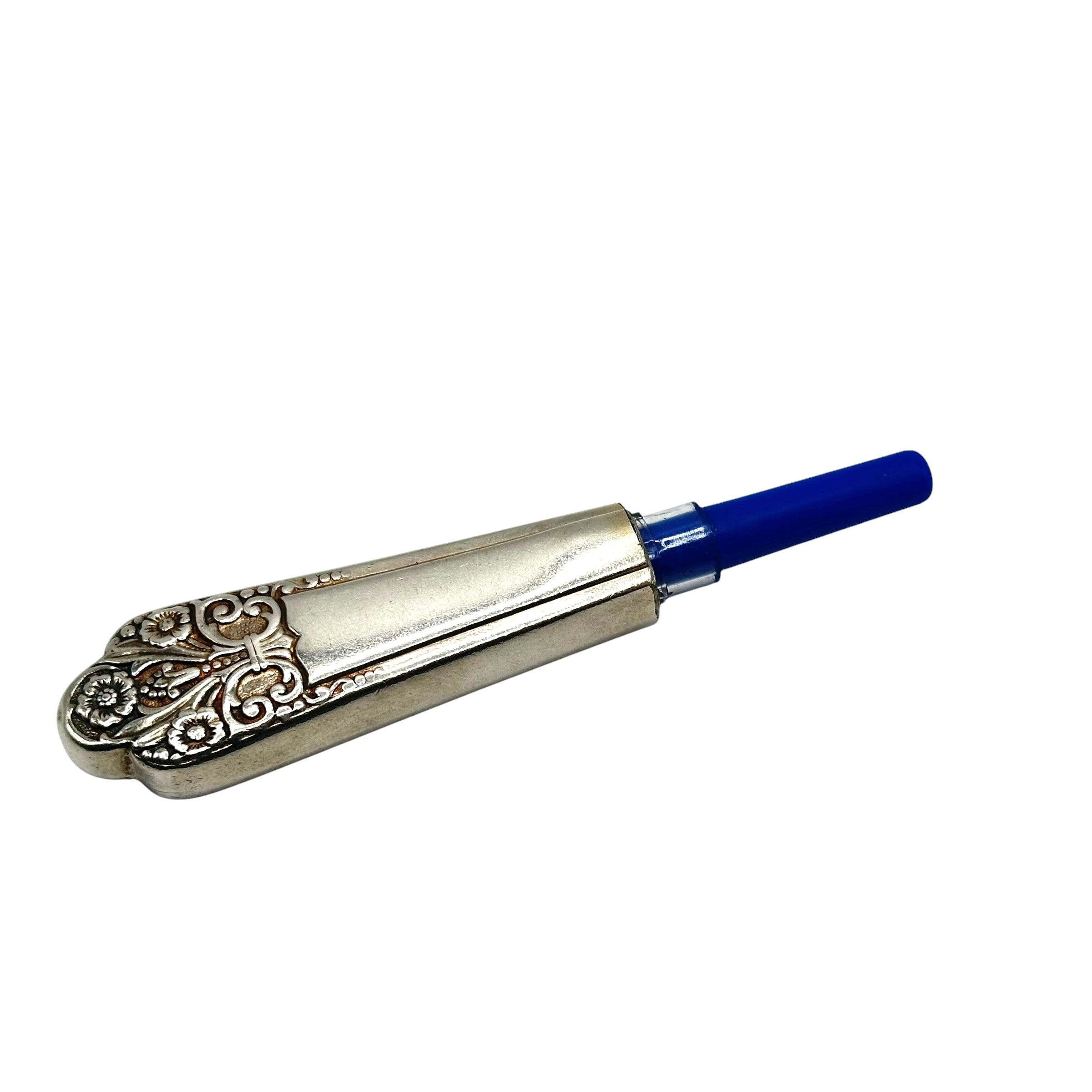 Seam ripper. 