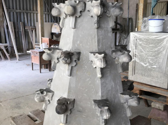 Große Fiale saniert