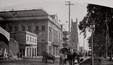 Old street, French Quarter of New Orleans, 1920s.
