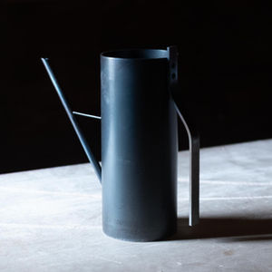 藍鉄色の水差し