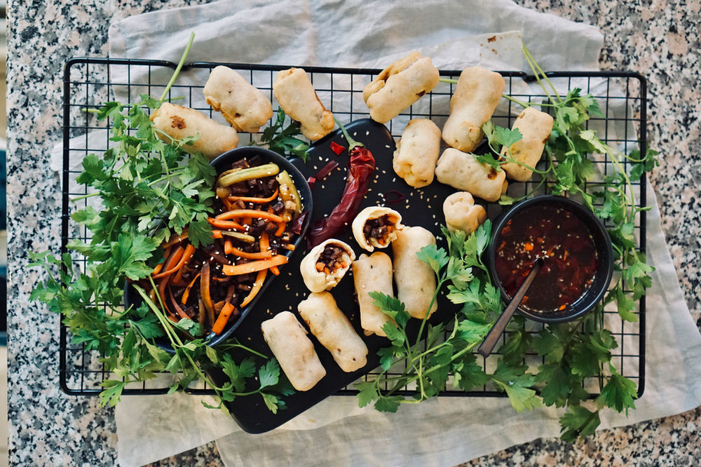 Glutenfreie & vegane Frühlingsrollen mit Dip⁠