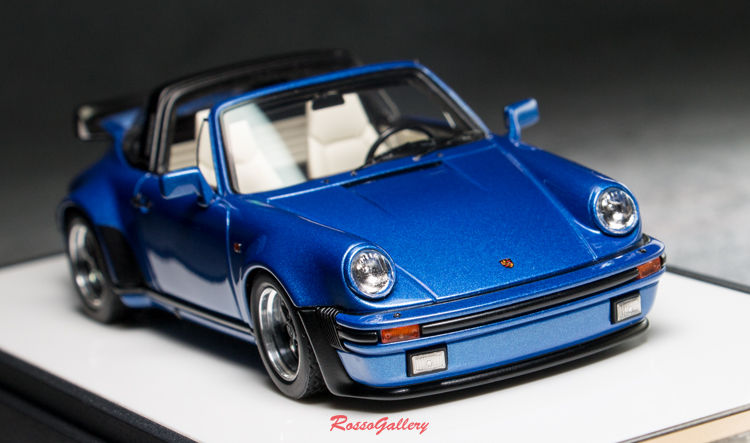 Thumbnail: Porsche 911 (930) Turbo Targa 1988 Metallic Dark Blue VM136E
