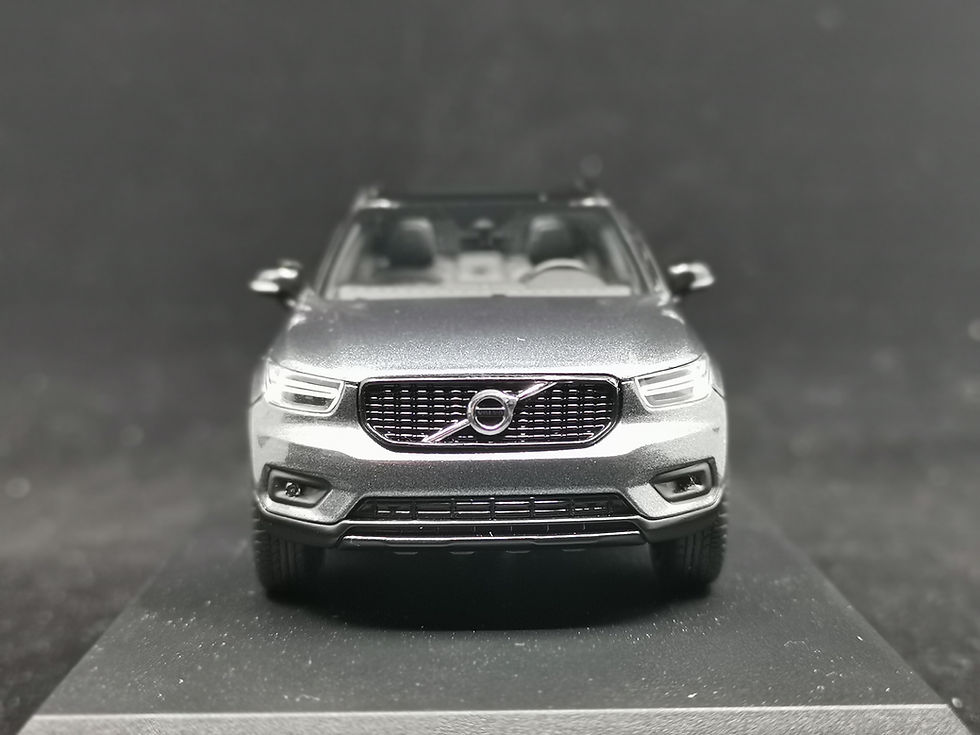 Thumbnail: Volvo XC40 Osmium Gray Metallic 03673GR