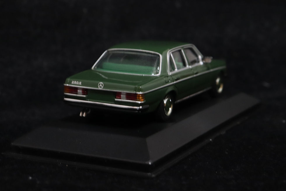 Thumbnail: Mercedes Benz 280E 1976 Green 430032207
